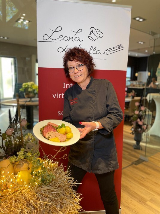 Grünkohlzeit mit unserer Wirtin Corinna Grünkohl satt in unserer Gastronomie in Isernhagen